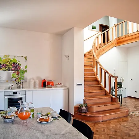 Oda ve Kahvaltı Relais Lollo Torre del Greco