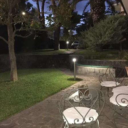 Relais Lollo Oda ve Kahvaltı Torre del Greco